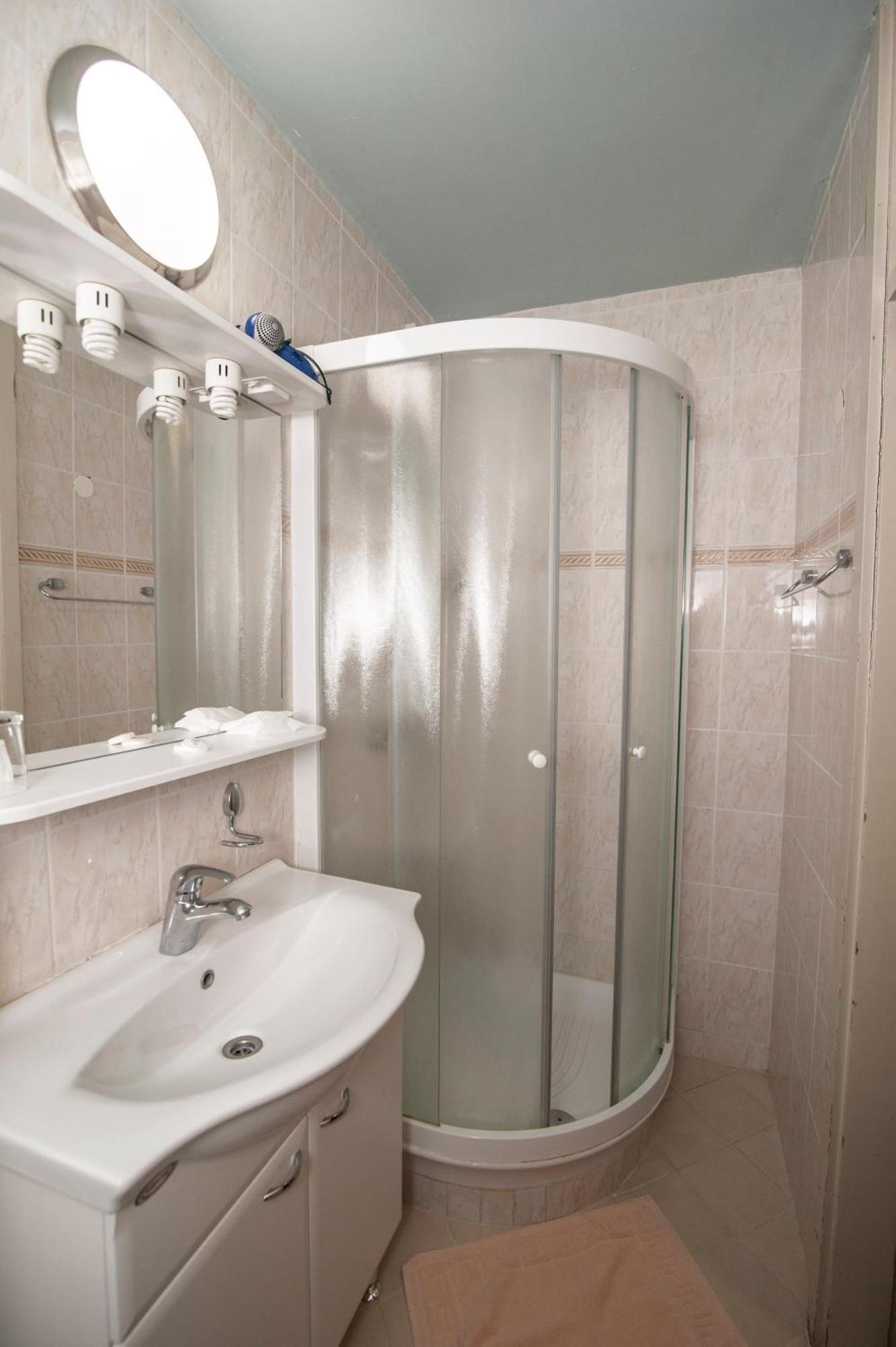 Hotel Faraon Celje Room photo
