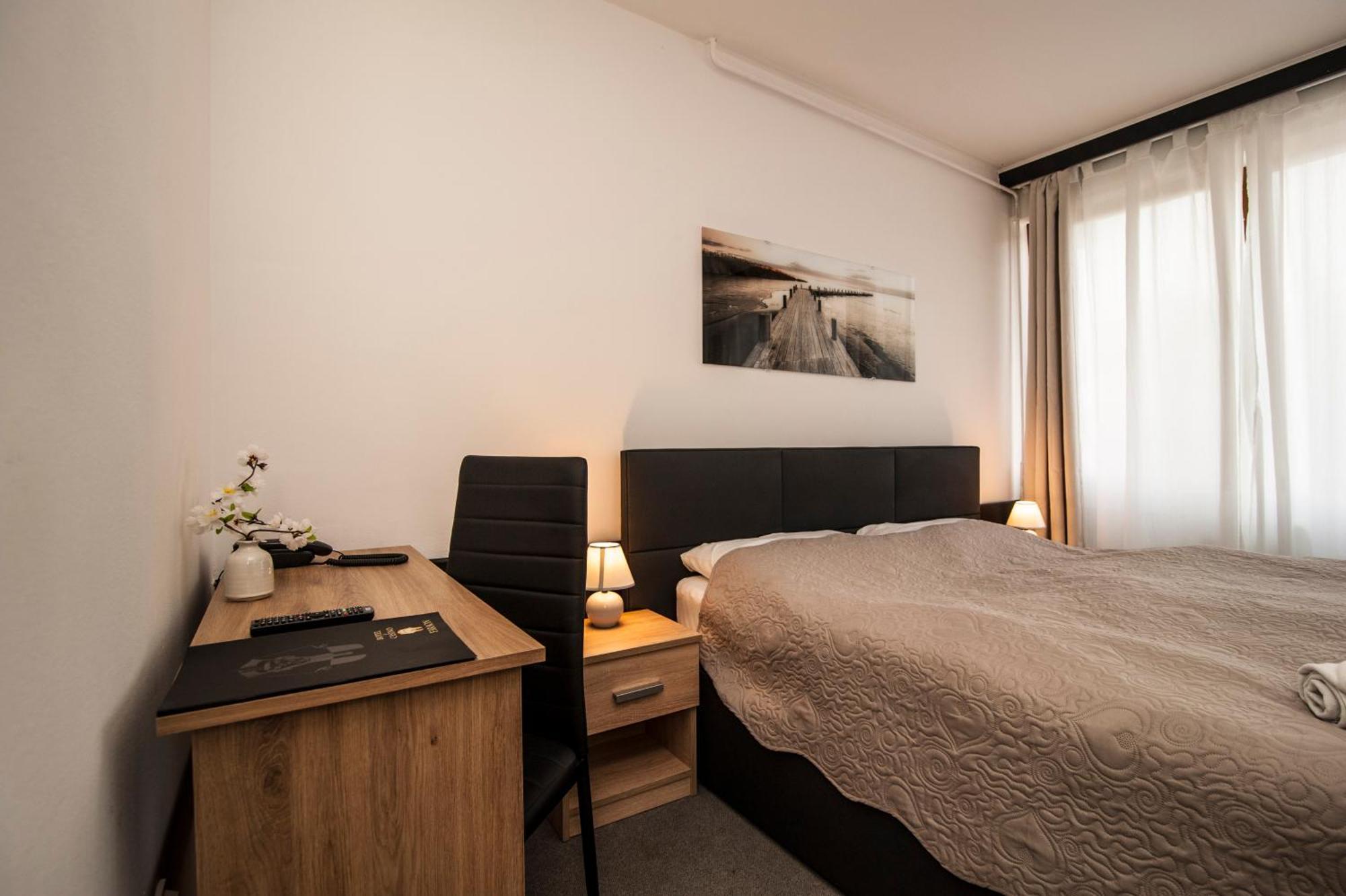 Hotel Faraon Celje Room photo