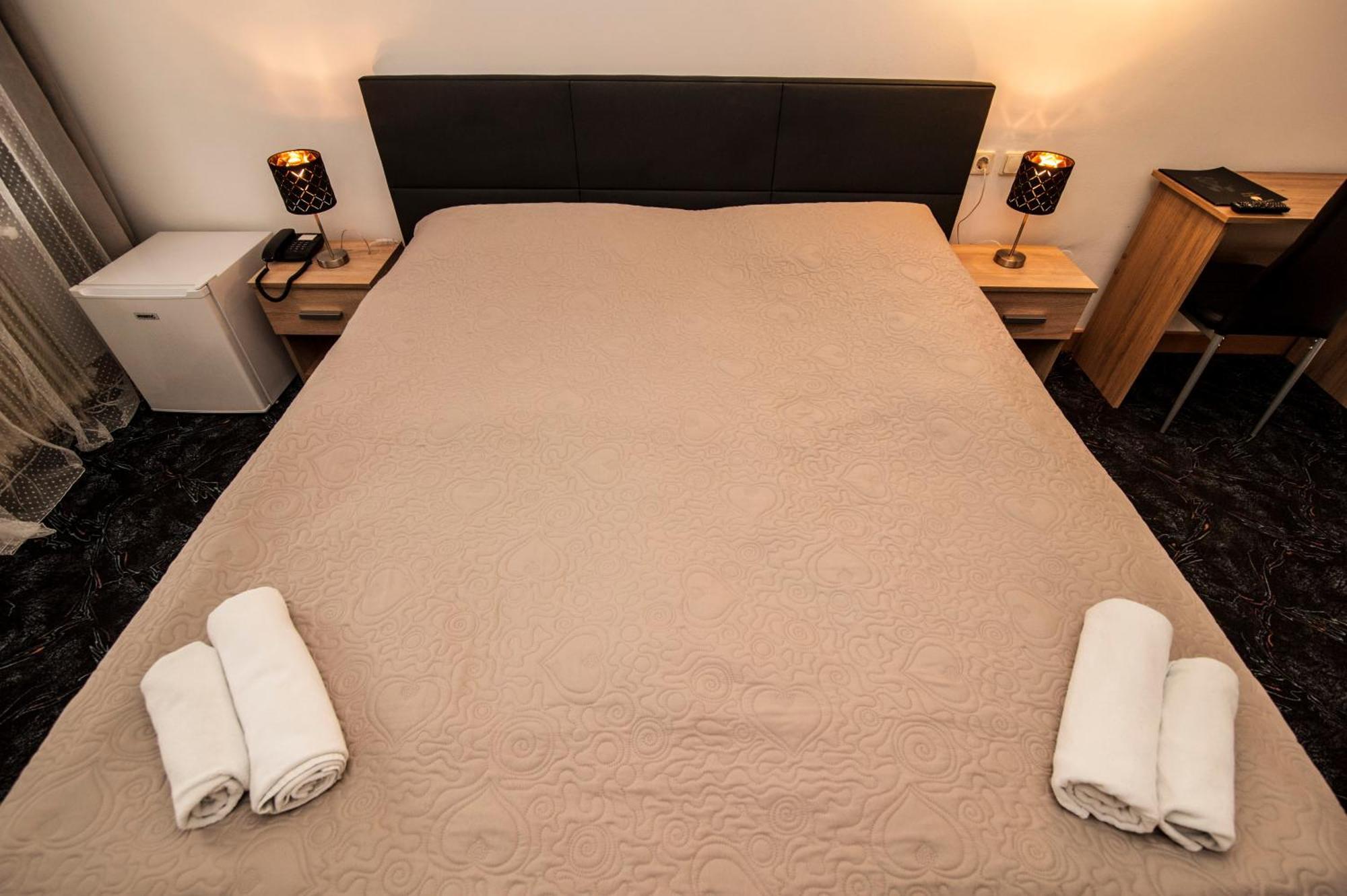 Hotel Faraon Celje Room photo