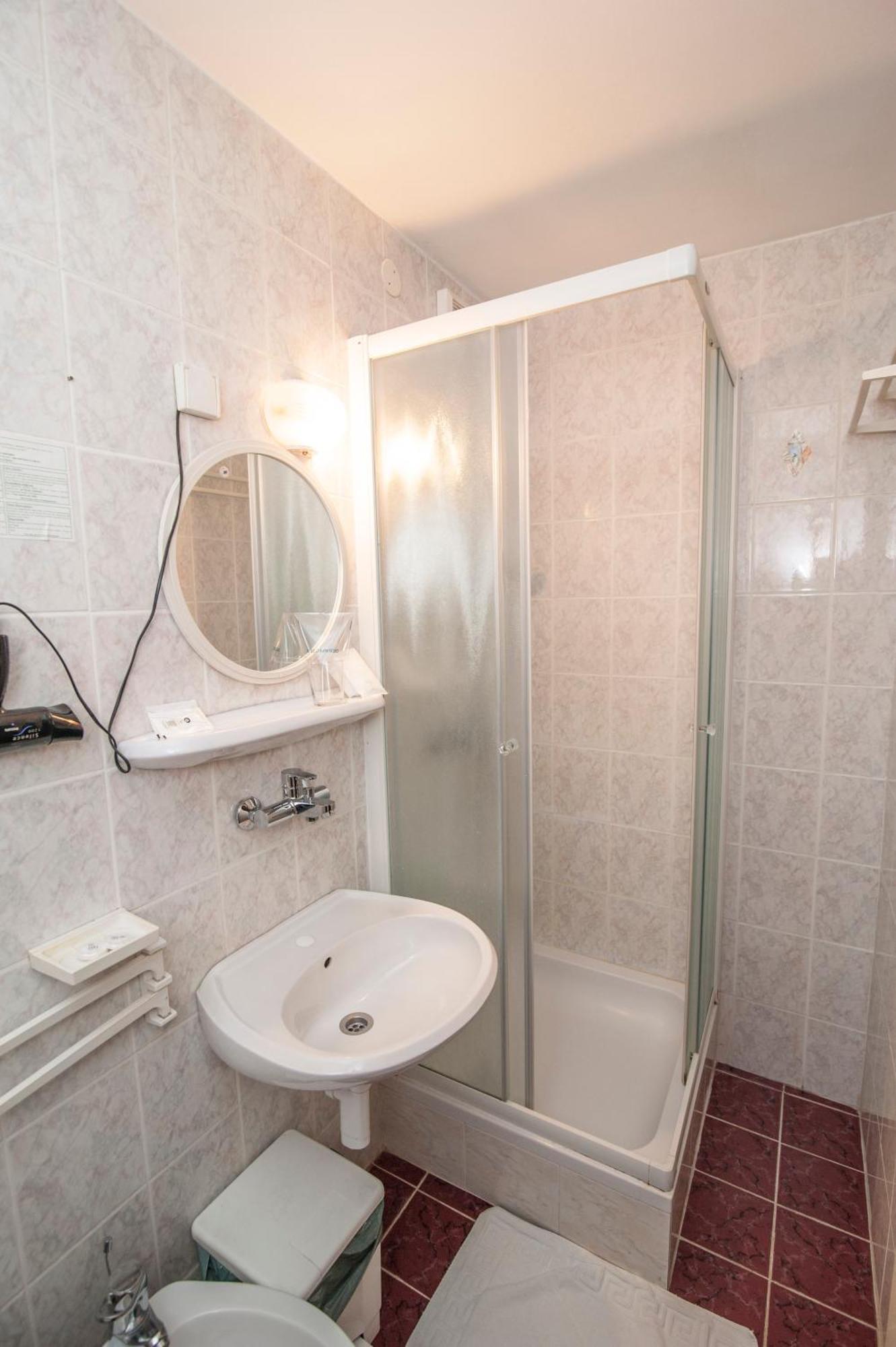 Hotel Faraon Celje Room photo