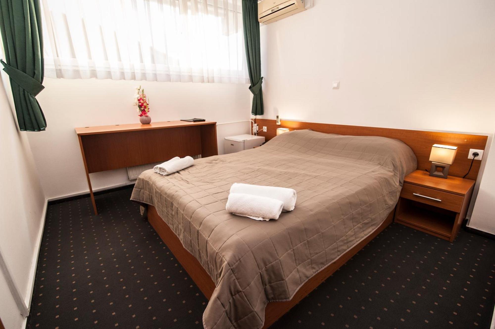 Hotel Faraon Celje Room photo